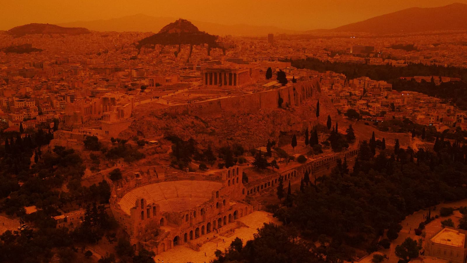 Athina portokalli, efekti i pluhurit të Saharasë!