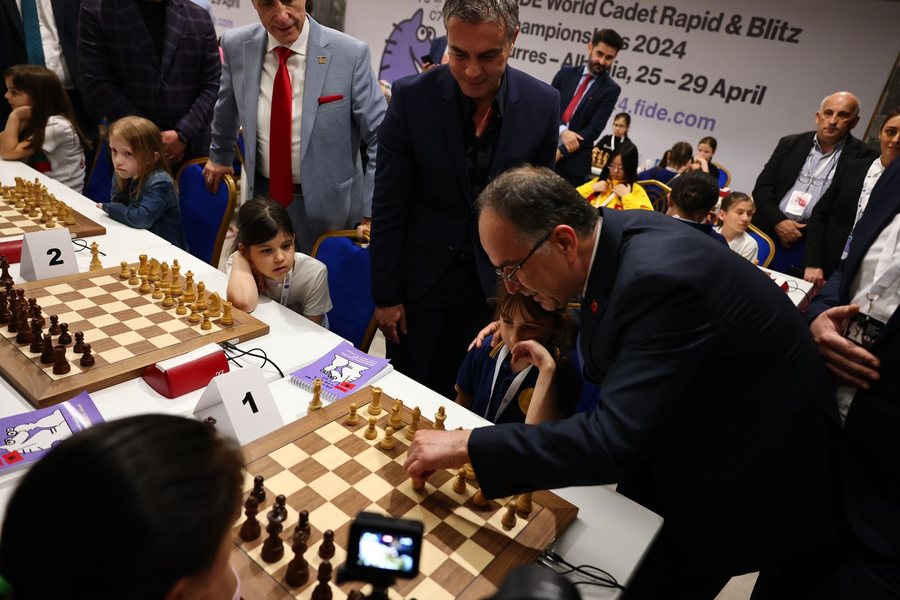 Durrës, nis kampionati botëror i shahut për fëmijë! 380 pjesmarrës, presidenti Begaj: Shqipëria motivuese e talenteve!
