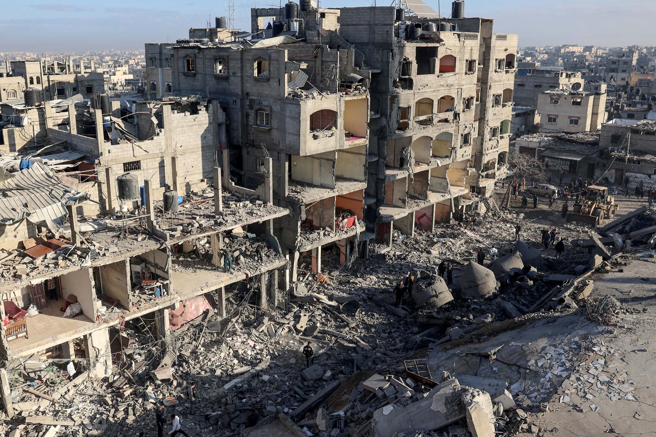Lufta shkatërruese, zyrtari i OKB-së: Mund të nevojiten 14 vjet për ta pastruar Gazën nga mbeturinat!