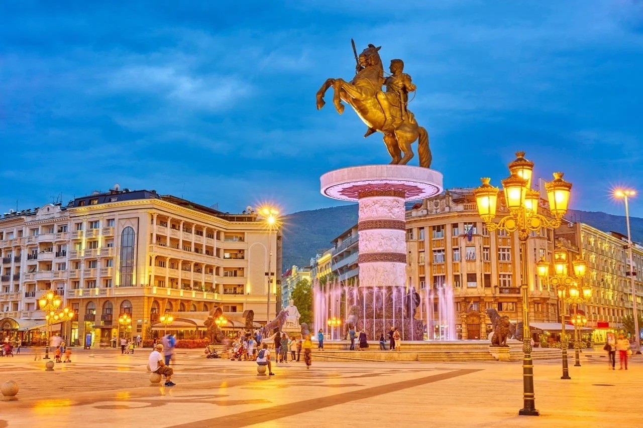 Maqedonia e Veriut mban zgjedhjet presidenciale/Shqiptarët me dy kandidatë!
