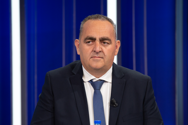 Mediat greke: Fredi Beleri zyrtarisht kandidat për eurodeputet, përçahet partia e Mitsotakis, ministri i Jashtëm kundër kryeministrit!
