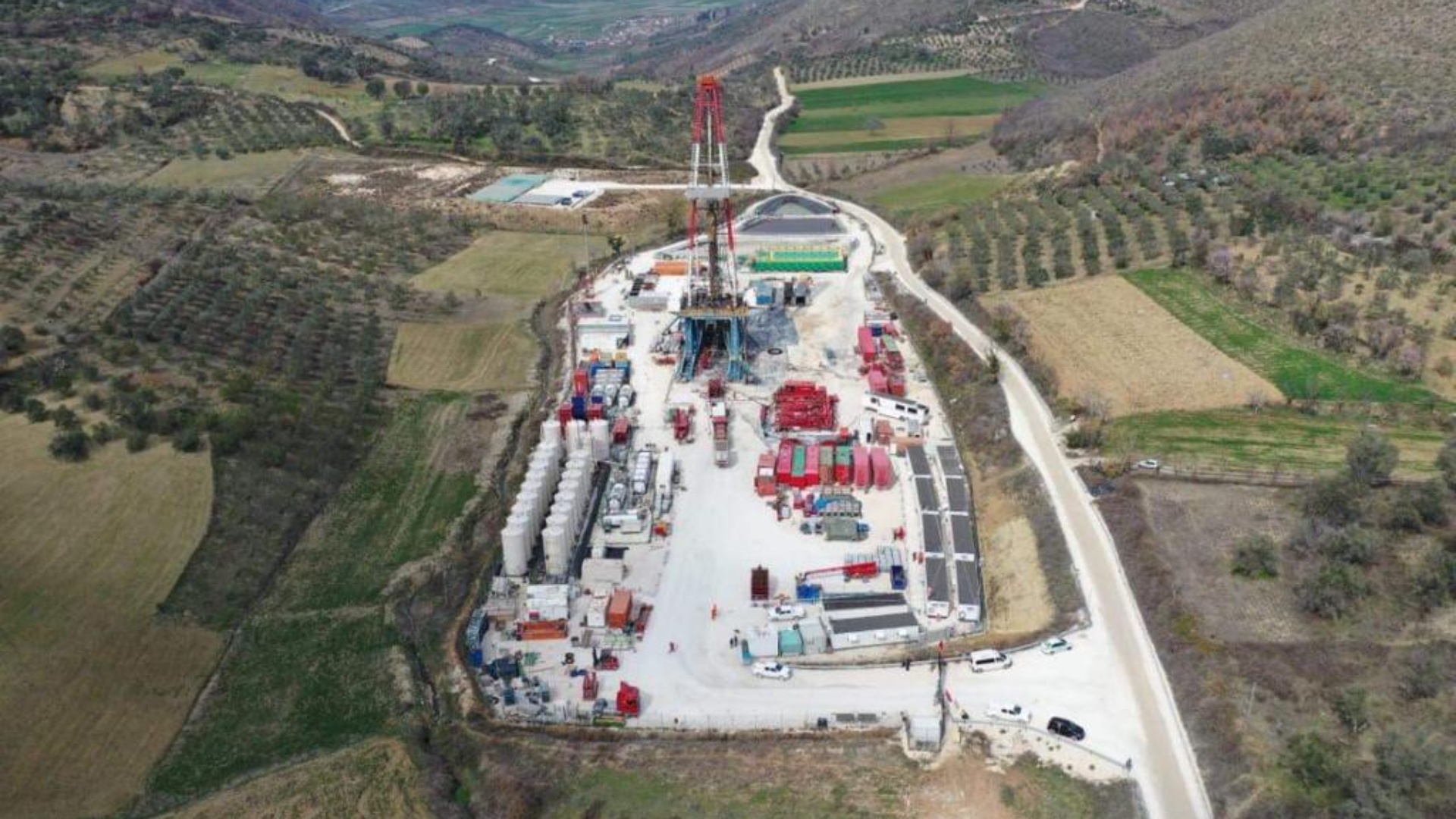 Ministria e Energjisë: Kompania Shell nuk është tërhequr nga kërkimet për naftë në Shpirag!