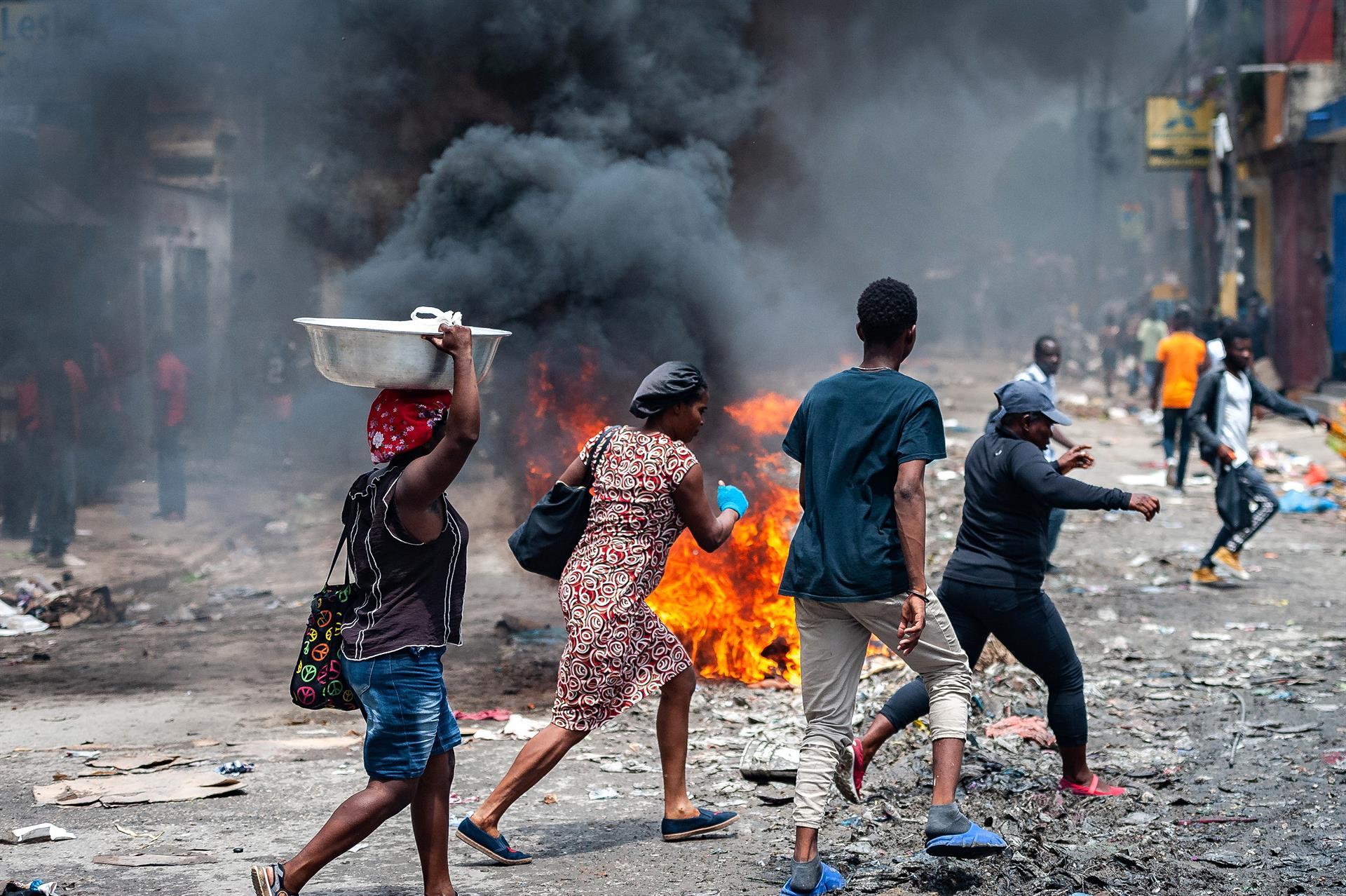 Popullata detyrohet të zhvendoset rreth kryeqytetit nga dhuna e bandave në Haiti!