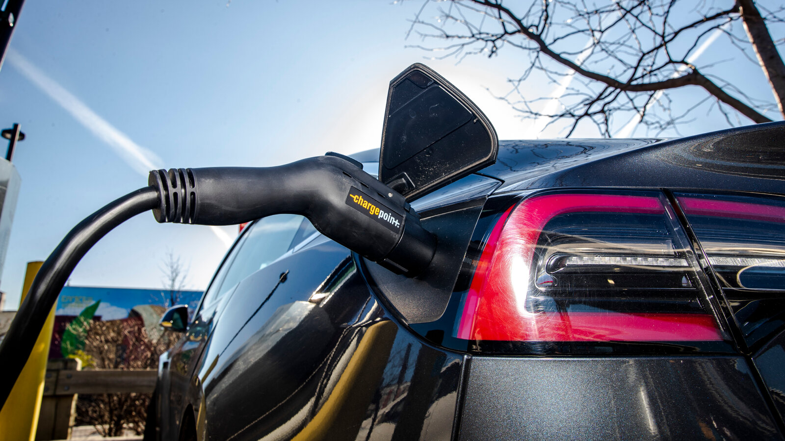 Së shpejti do të barazohen çmimet e makinave elektrike dhe ato me benzinë?!