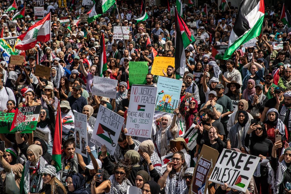 Australi, mijëra persona protestojnë sulmin tokësor të Izraelit ndaj Rafah-ut!