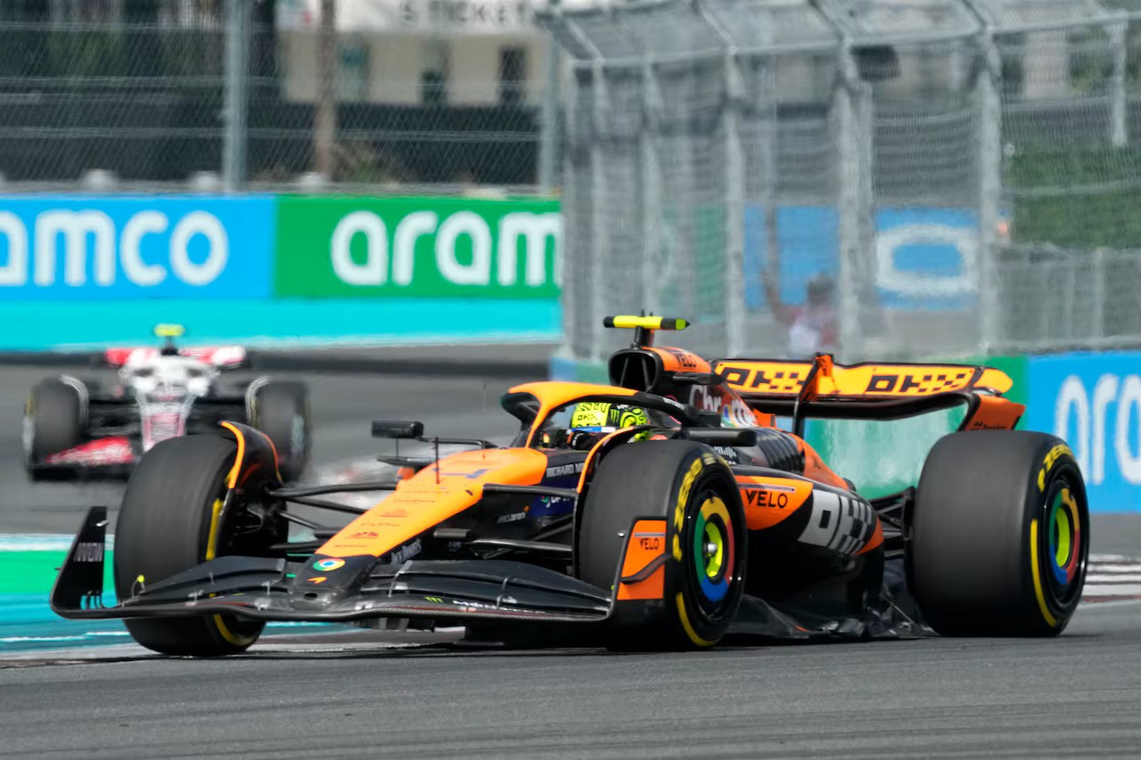 Formula 1, Norris rrëzon nga froni Verstappen-in!