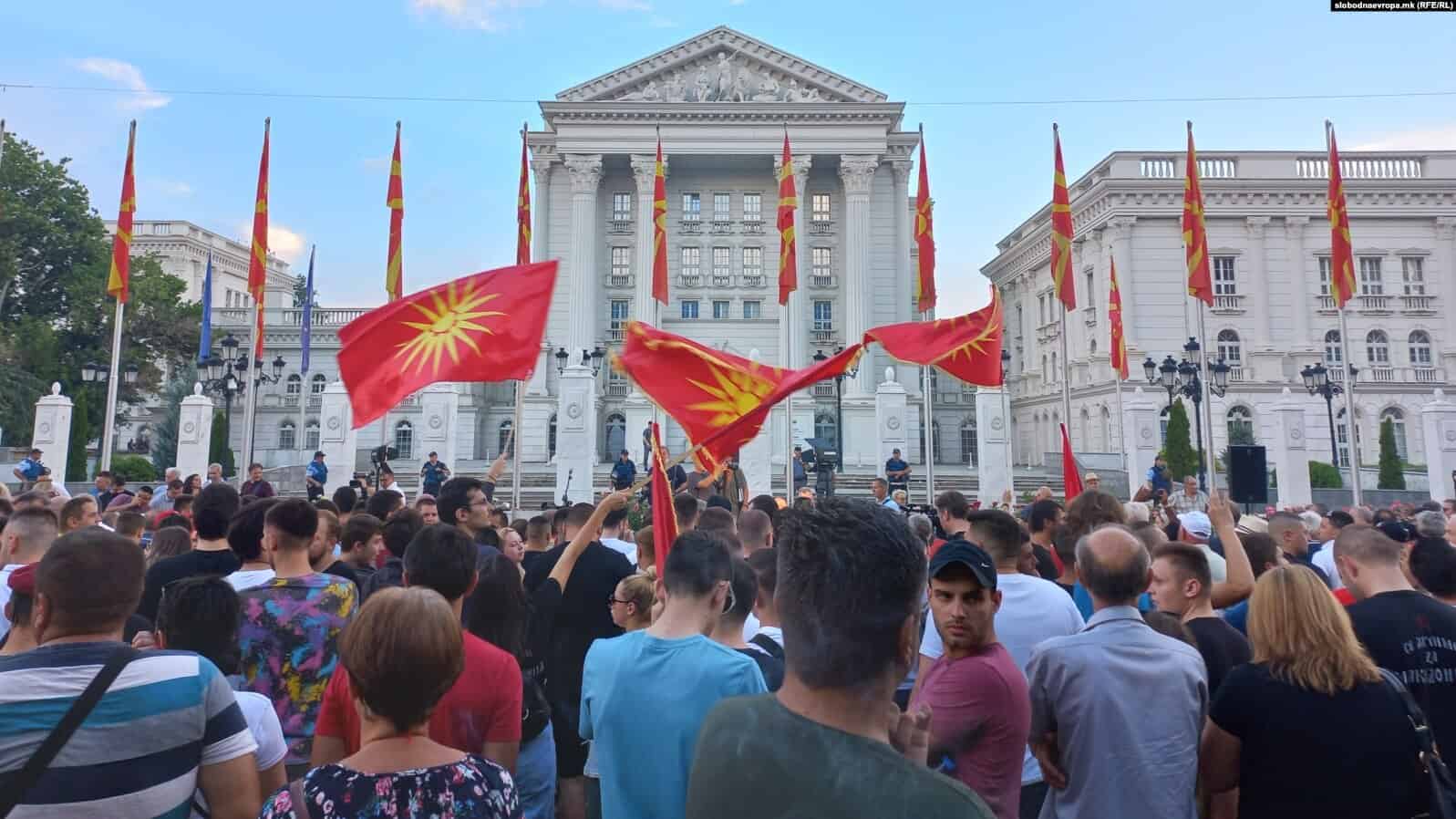Maqedoni e Veriut sot zgjidhet presidenti dhe Parlamenti i ri!