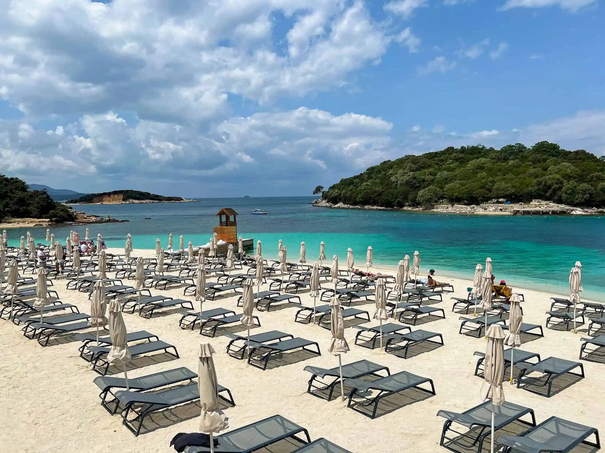 “Mirror” përshkruan plazhet e Shqipërisë: Më të bukurat në Europë!