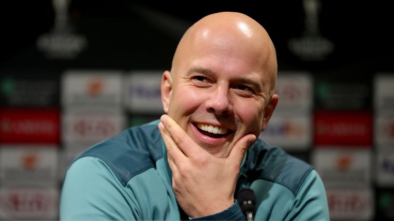 “Po, jam unë trajneri i ri i Liverpoolit”, holandezi e konfirmon vetë aventurën e radhës!