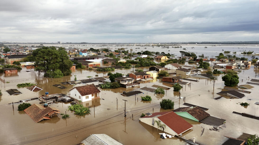 Rriten shifrat nga përmbytjet në Brazil: Të paktën 136 persona kanë vdekur dhe 125 janë të zhdukur!