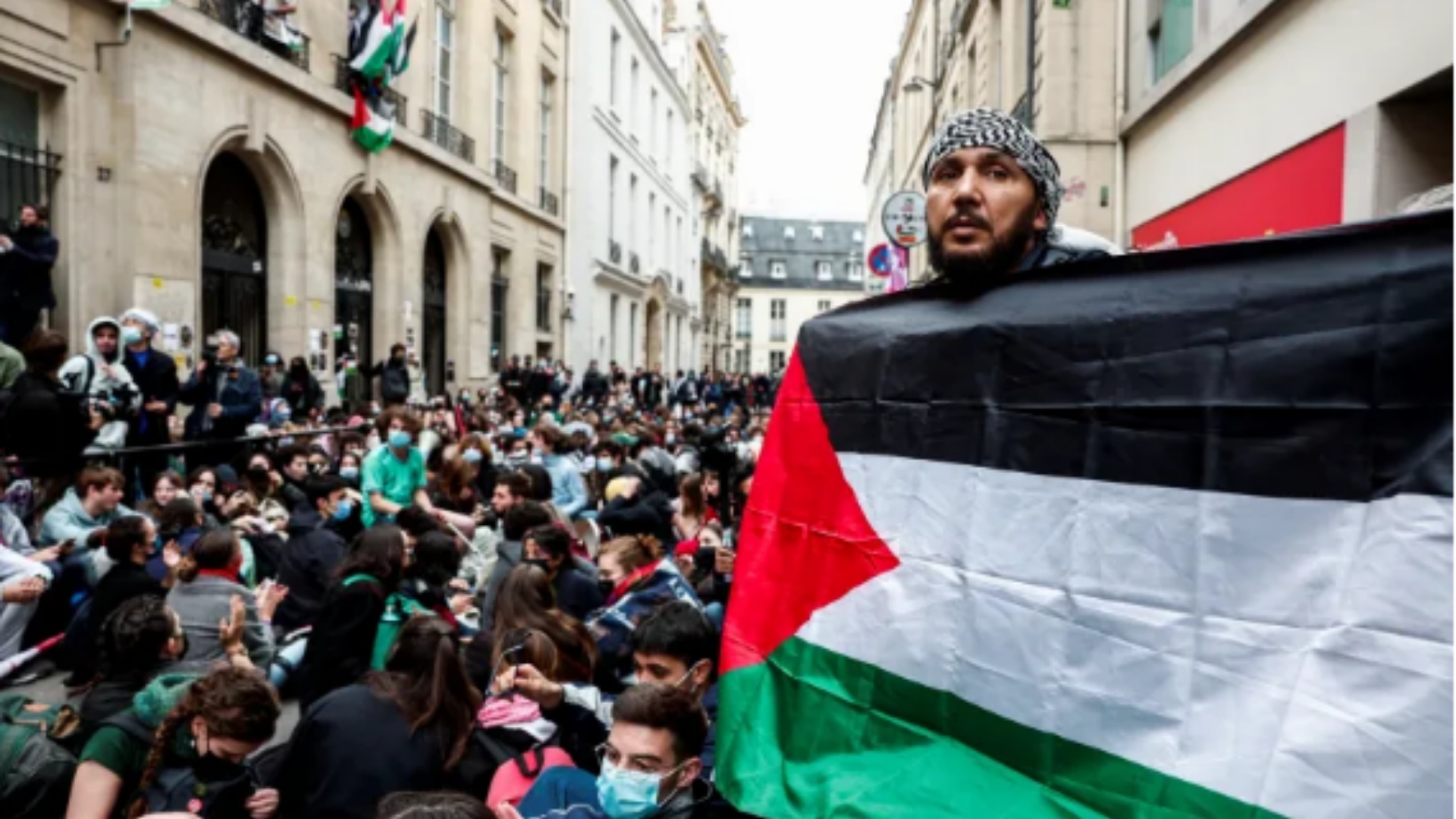 Studentët e shkencave në Paris bllokojnë universitetin në protestë kundër lidhjeve me Izraelin!