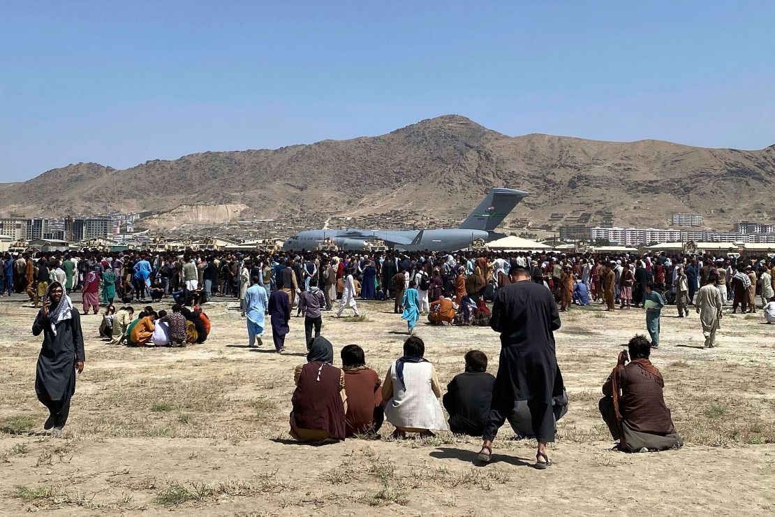 Sulmi tragjik në aeroportin e Kabulit, 8 republikanë kërkojnë shpjegime nga sekretari amerikan i mbrojtjes: Ka mospërputhje në raport për të shtënat me armë!