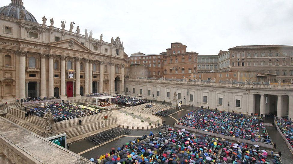 Vatikani shtrëngon rregullat për ‘fenomenet super-natyrore’ të Kishës!